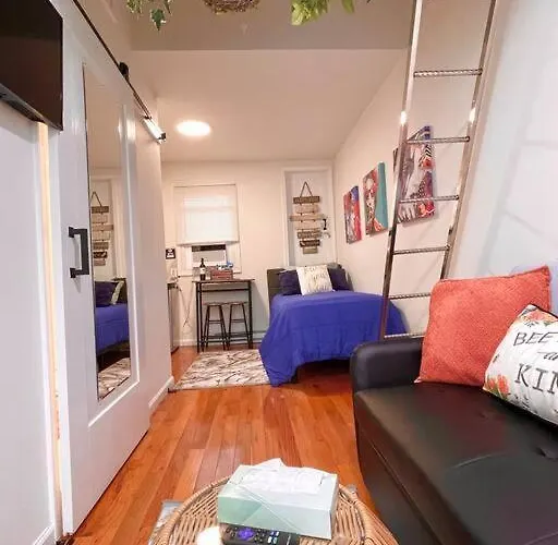 Tiny Studio Near Liberty Bell Philly