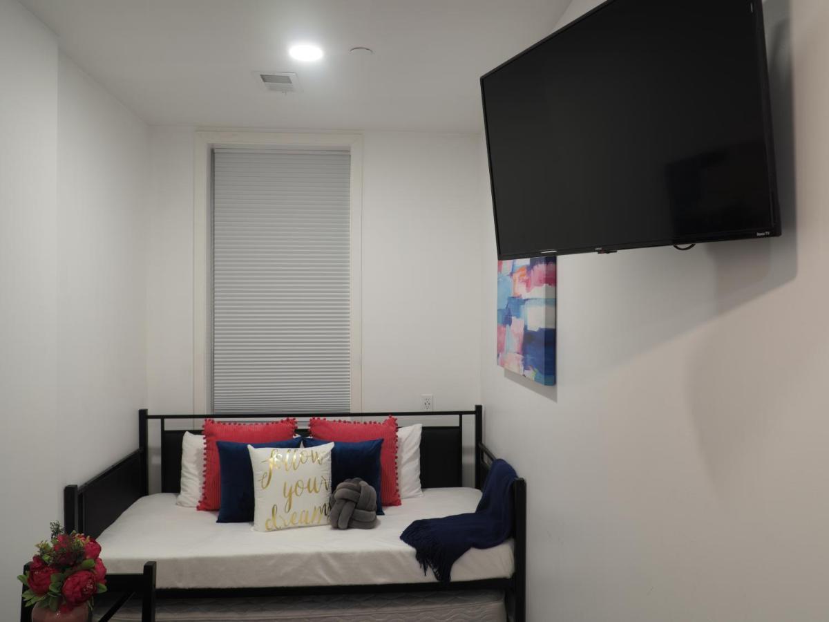 Tiny Studio Near Liberty Bell Philly * Philadelphia